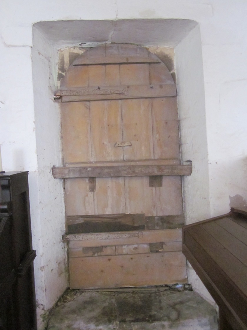 Fig. 1.7 Stragglethorpe NL280 N Door with Bar Lock in place